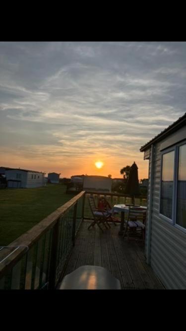 Cosy Caravan Sunbeach Llwyngwril Exterior photo